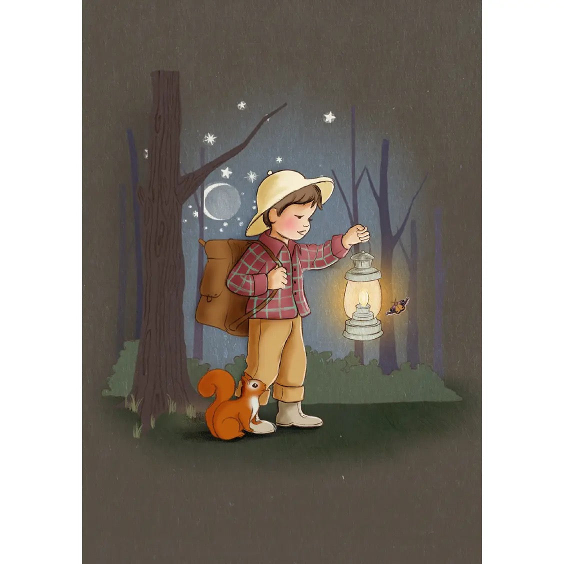 Junge mit Laterne im Wald