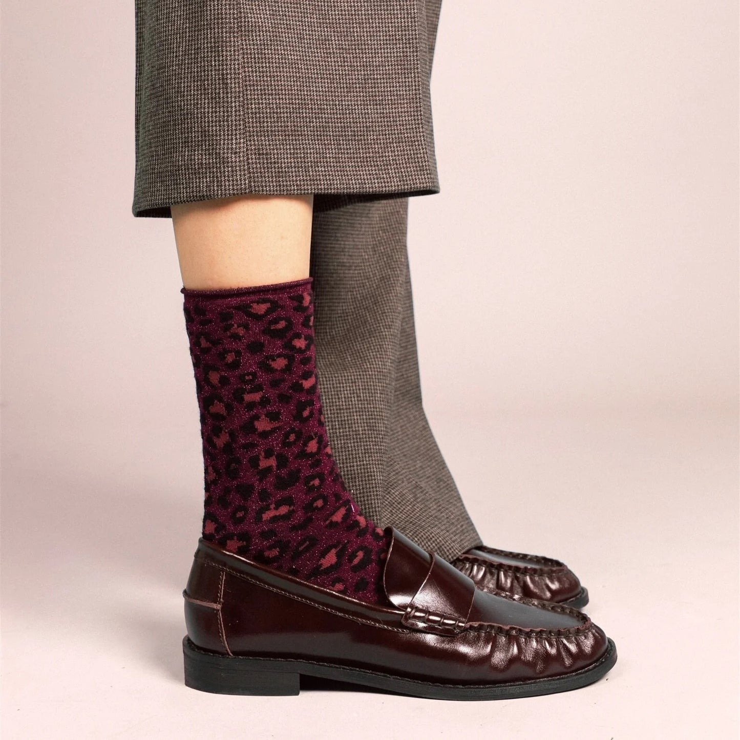 KLUE Glitter-Lurex-Socken aus Lyocell | Leopard Weinrot | 36-40