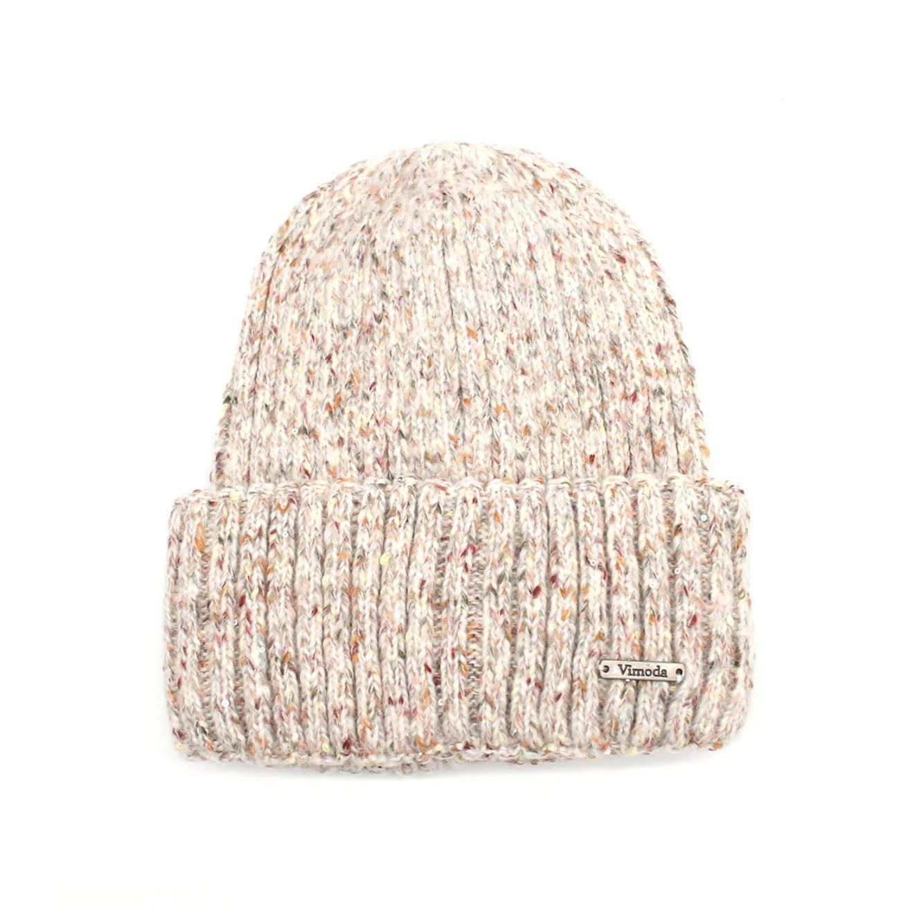 Dies ist eine gestrickte Wintermütze in einem wunderschönen melierten Beige. Die Mütze hat einen klassischen Rippenbund, der hochgeklappt werden kann, und ist im glatt rechts gestrickten Zustand. Das Garn hat einen melierten Effekt, der Komplementärfarben kombiniert und ihr ein sattes, strukturiertes Aussehen verleiht.
