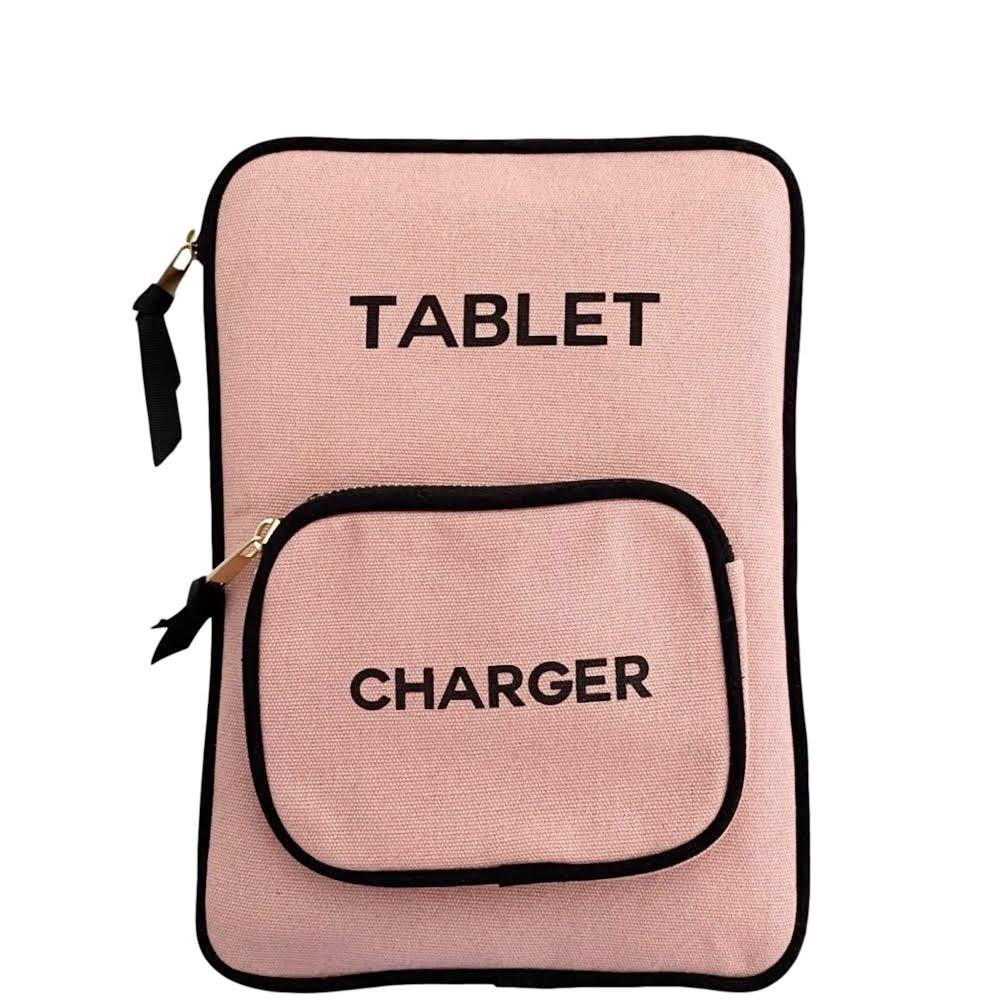 Rosa Tablettasche mit schwarzen Aufschriften Tablet und Charger