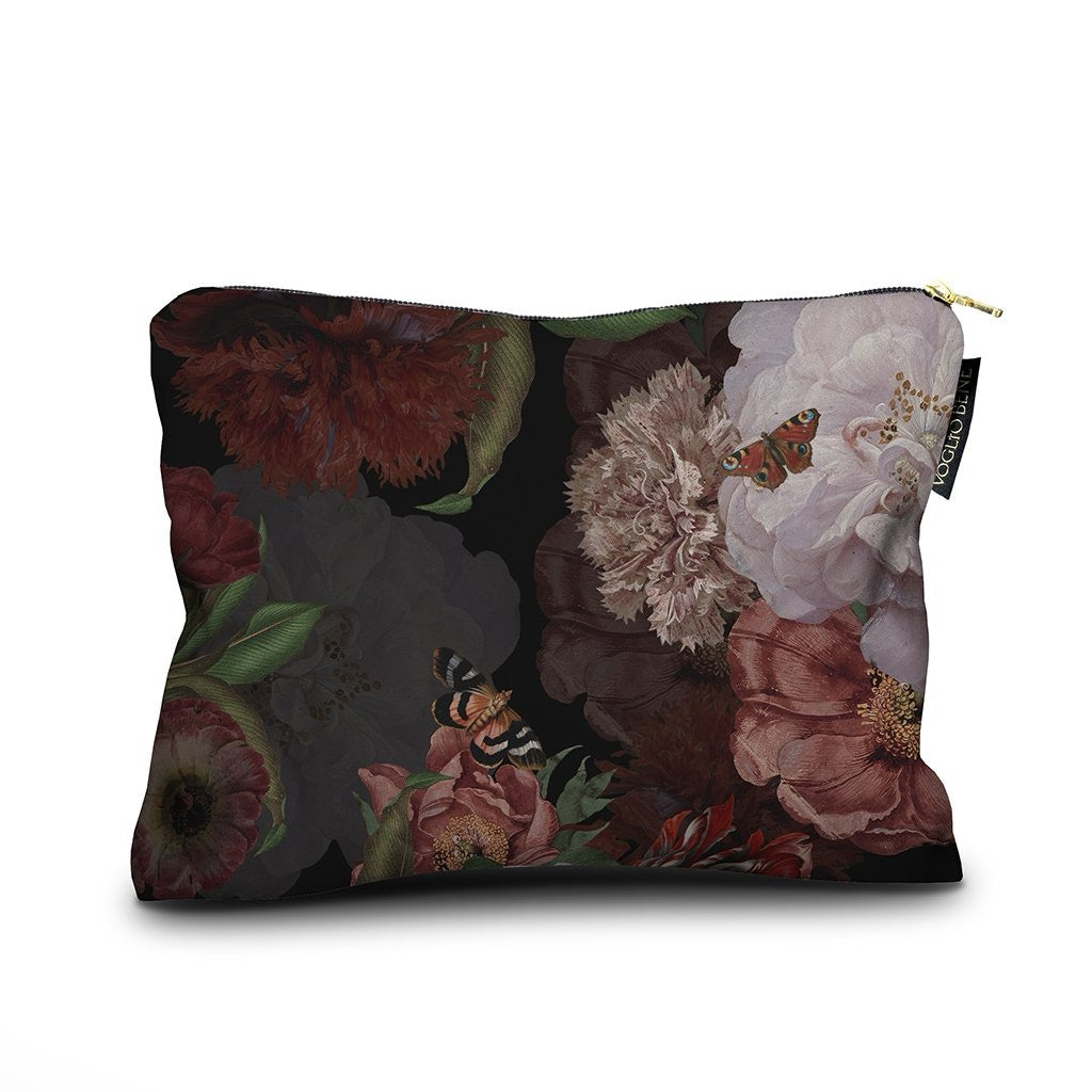 Kosmetiktasche mit Reißverschluss, schwarzer Hintergrund, bedruckt mit großen Blumen und Schmetterlingen in dunklen Rottönen und Beige