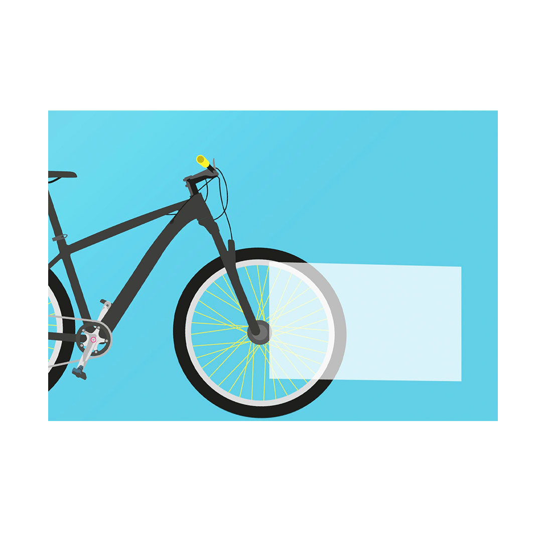 Moderner Briefumschlag in hellem Blau mit dem Motiv eines schwarzen Mountainbikes auf der linken Seite. Ein transparentes, rechteckiges Feld auf dem Vorderreifen dient zur Beschriftung der Empfängeradresse.