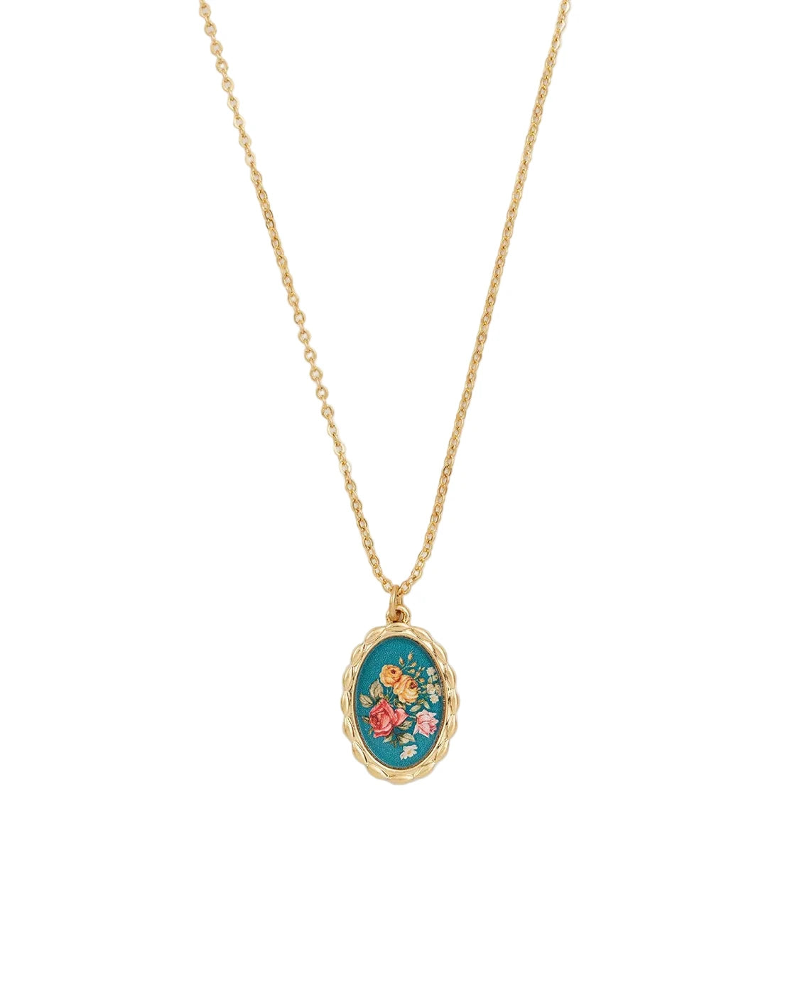 Goldfarbene Halskette mit ovalem Anhänger, der ein Blumenmuster auf blauem Hintergrund zeigt.