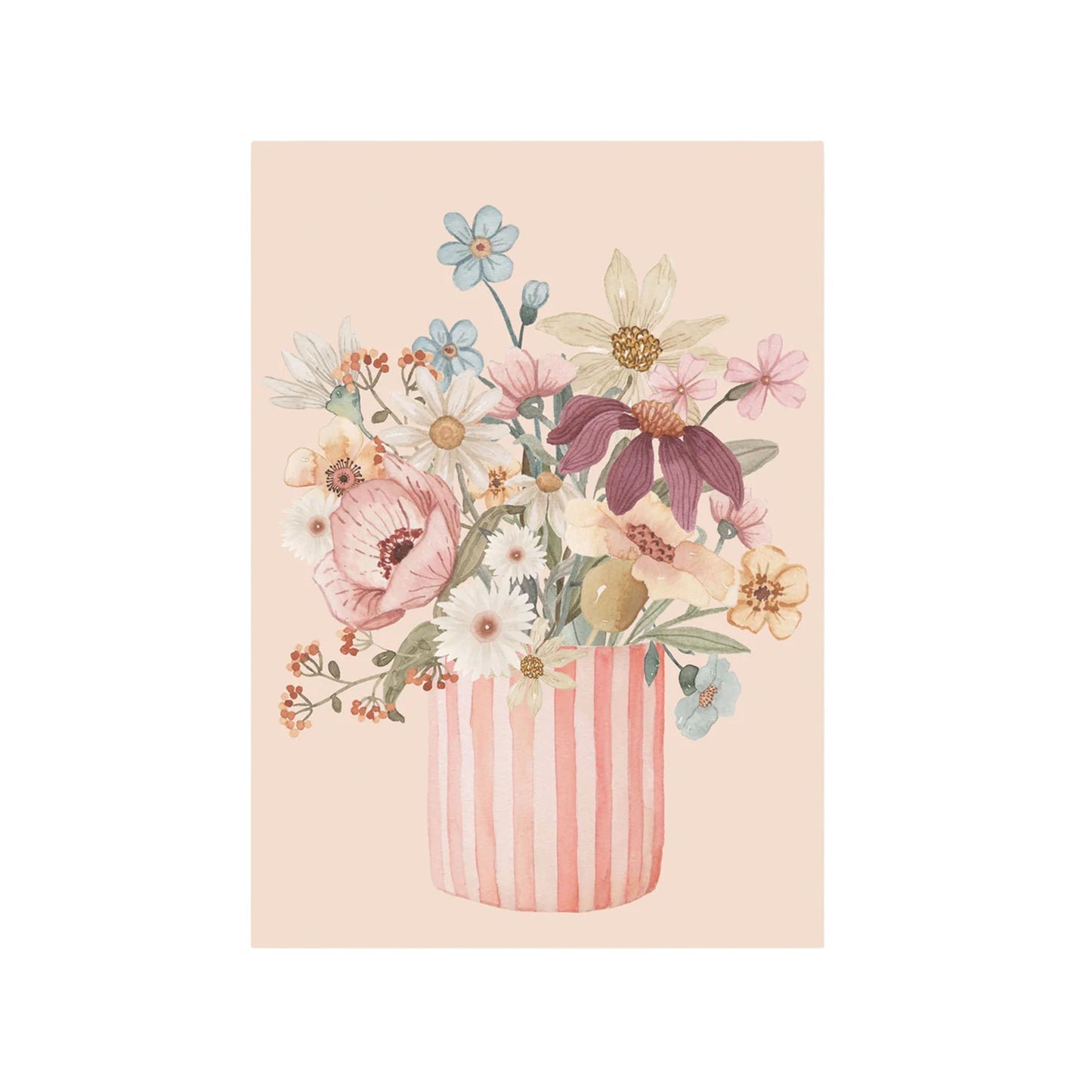 Aquarell-Blumenstrauß mit verschiedenen Gartenblumen in einer rosa-weiß gestreiften Vase auf einem warmen, neutralen Hintergrund.