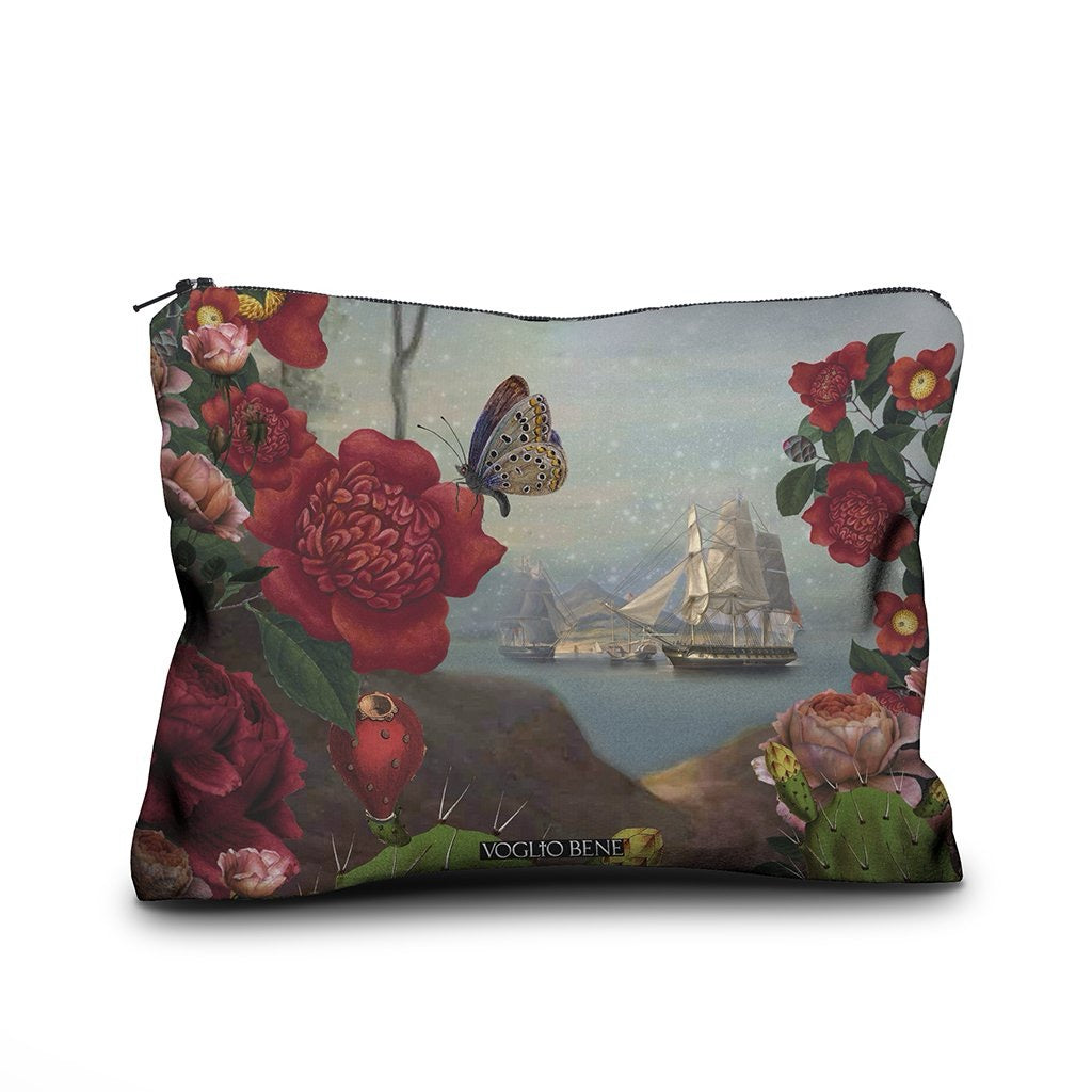 Kosmetiktasche mit Segelschiff auf Meer, umgeben von roten Rosen, Schmetterling und Kaktus, Schriftzug 'Voglio Bene'