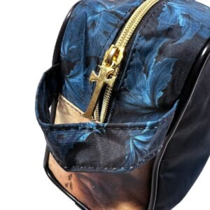 Kulturtasche mit goldenem Reissverschluss