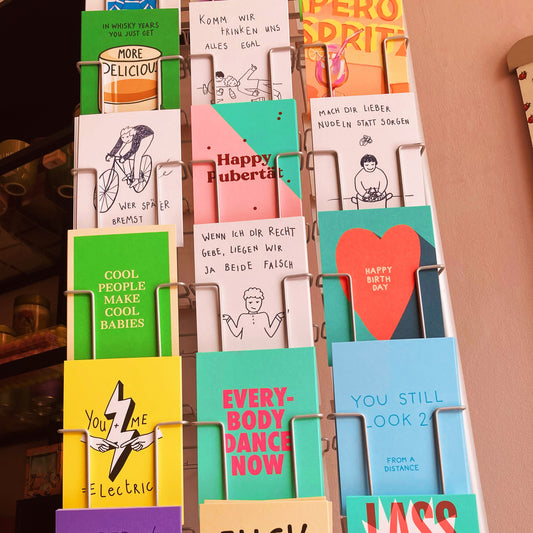 Pantone vs. Punchline: Die Deli Cards Kollektion