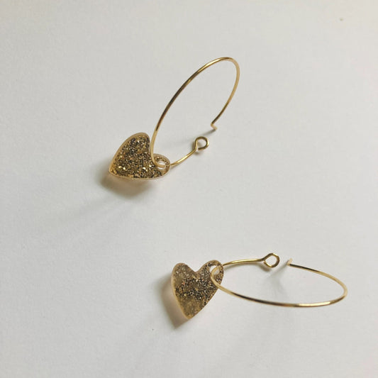 Creolen mit goldenem Glitterherz