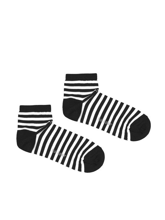 Schwarz-weiße kurze Socken mit horizontalen Streifen und grauem Schriftzug 'Full Colour'