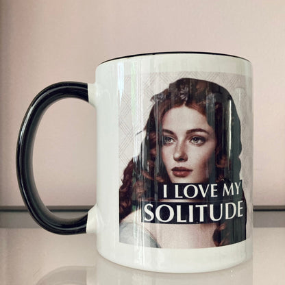 Abbild einer Frau mit Spruch auf Tasse