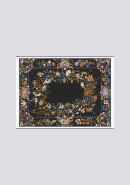 Postkarte Tischplatte mit blumenkranz