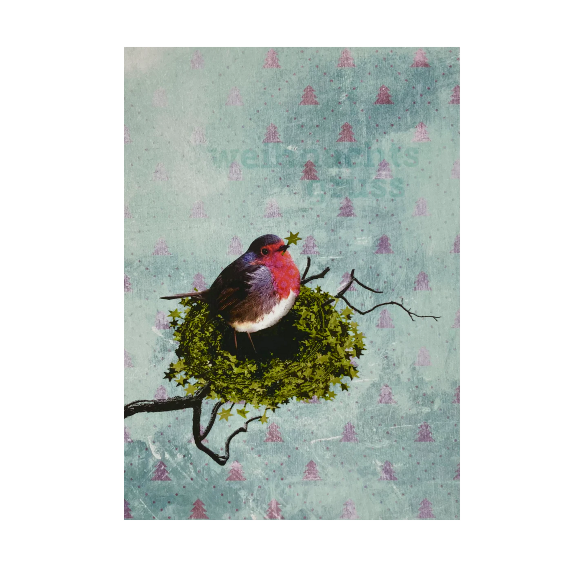 Rotkehlchen sitzt auf einem grünen Moosnest auf einem Ast vor blau-grünem Hintergrund mit rosa Tannenbaum-Muster.