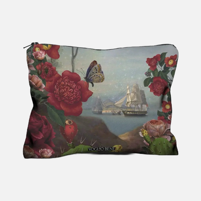 Kosmetiktasche mit Segelschiff auf Meer, umgeben von roten Rosen, Schmetterling und Kaktus, Schriftzug 'Voglio Bene'