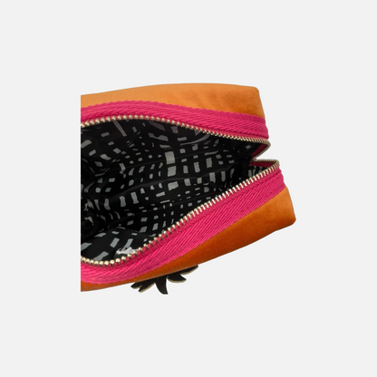 Offene Kosmetiktasche