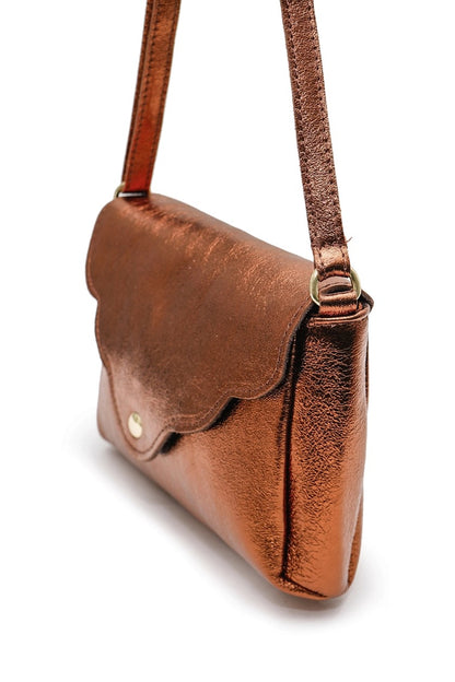 Schultertasche von der Seite