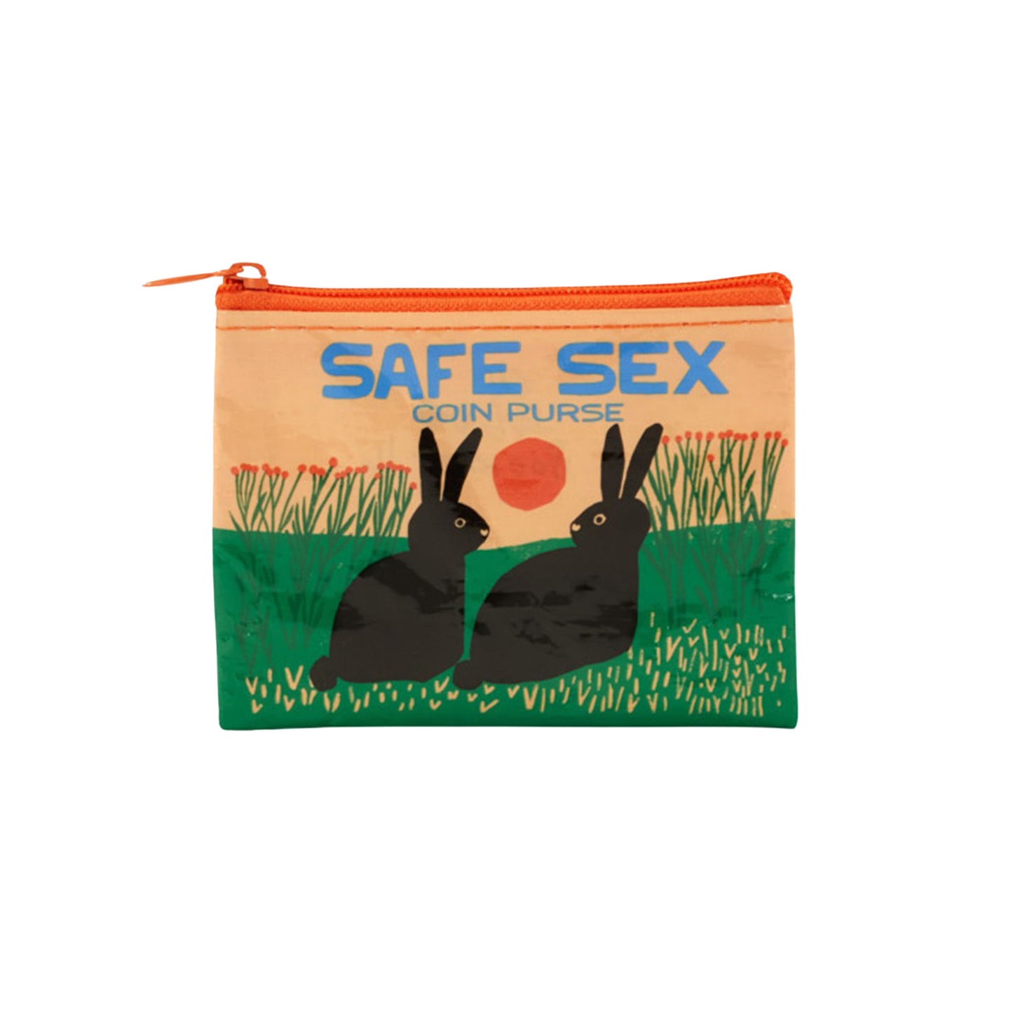 Eine Geldbörse mit einer ländlichen Szene bei Sonnenuntergang, die zwei schwarze Silhouetten von Hasen auf einer Wiese zeigt. Der blaue Text oben lautet: „SAFE SEX COIN PURSE.“