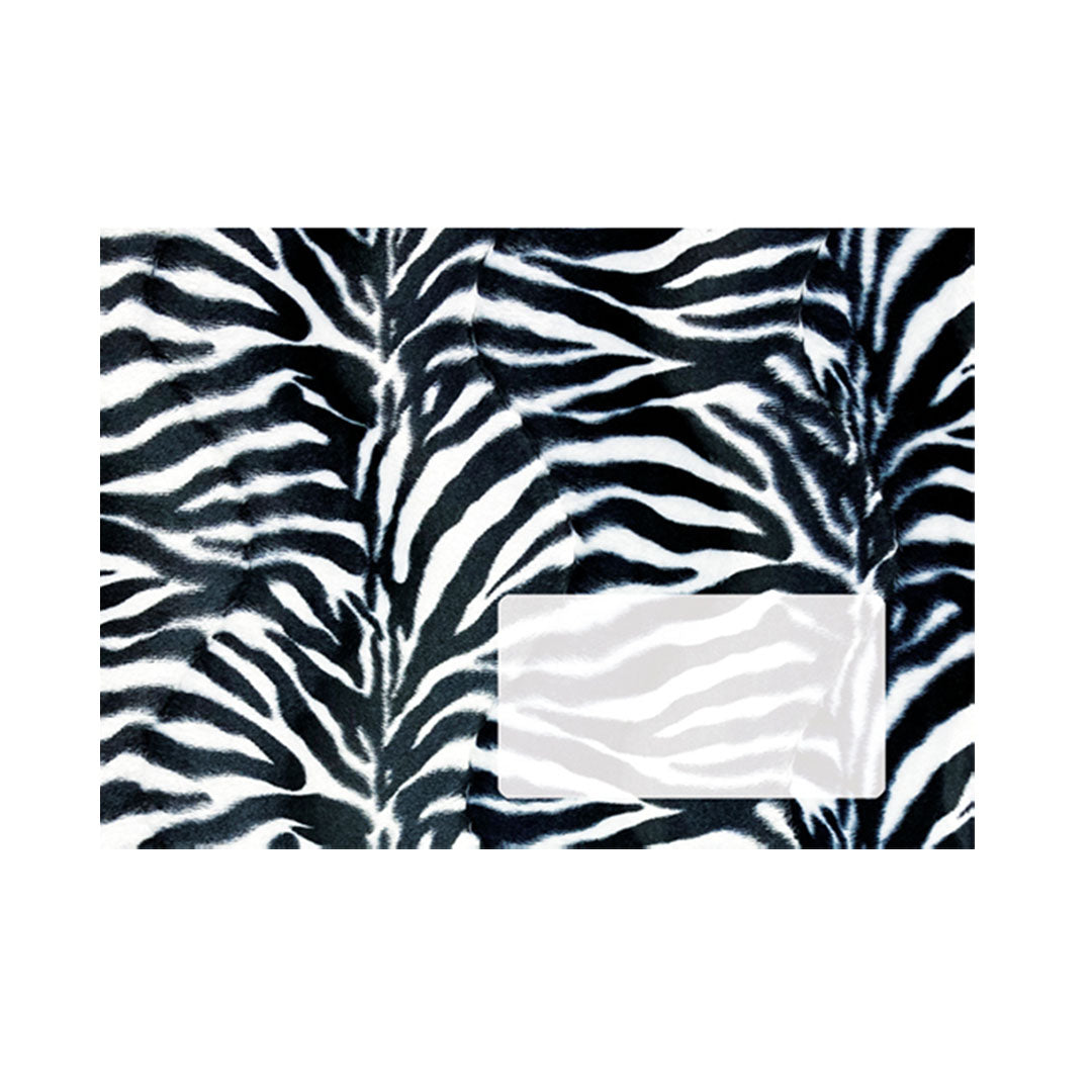 Moderner Briefumschlag im Zebra-Look, schwarz-weißes Tierfell-Muster mit integriertem Sichtfenster.