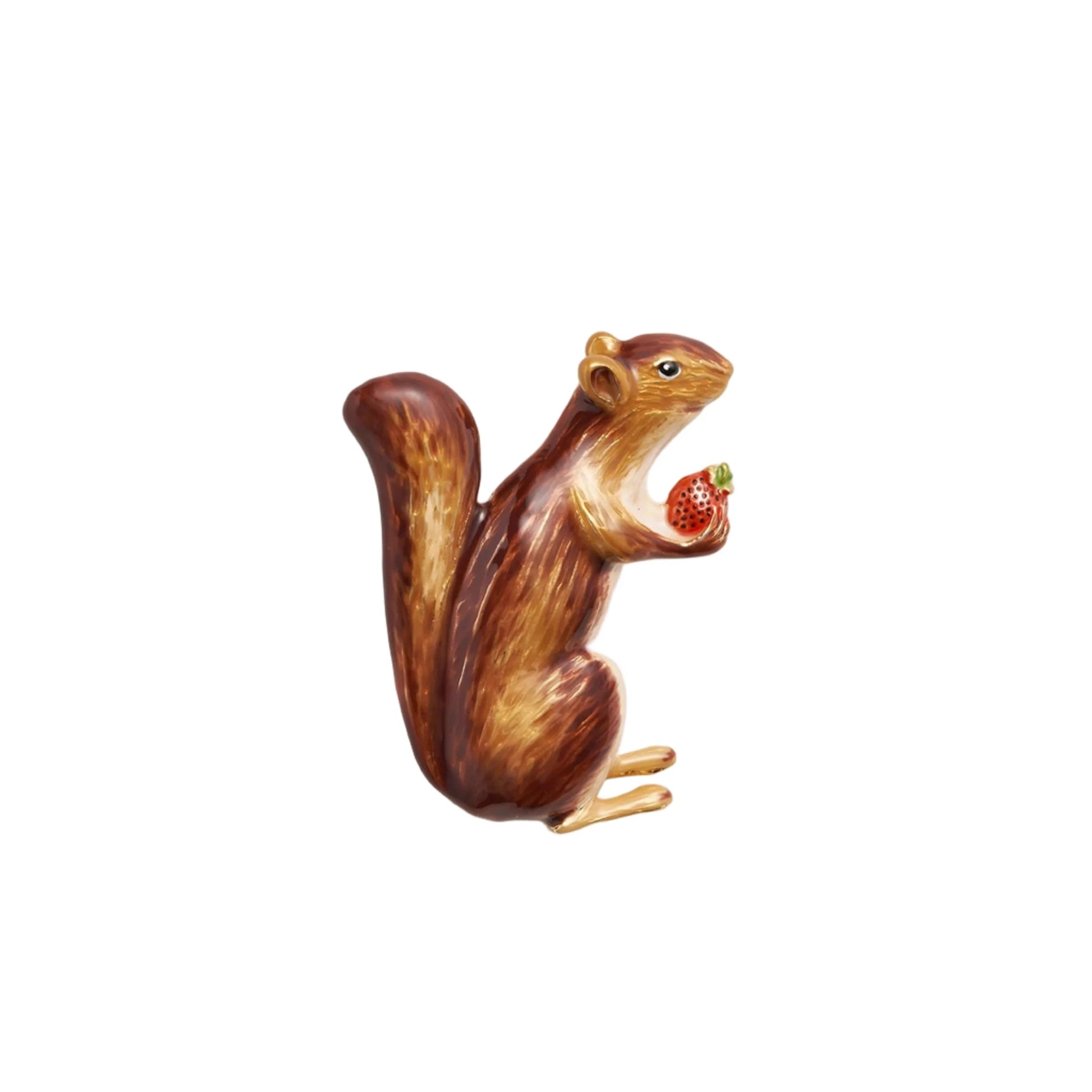 Brosche - Braunes Eichhörnchen mit buschigem Schwanz, das eine rote Erdbeere hält.