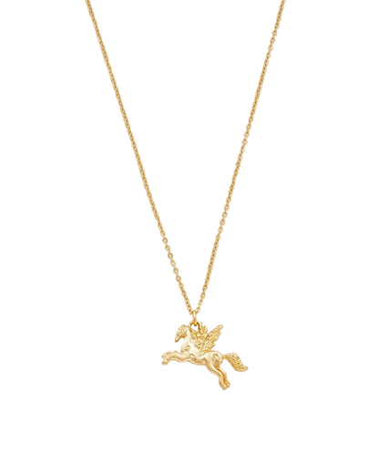 Nahaufnahme einer goldfarbenen Halskette auf weißem Hintergrund mit einem Pegasus-Anhänger in fliegender Pose.