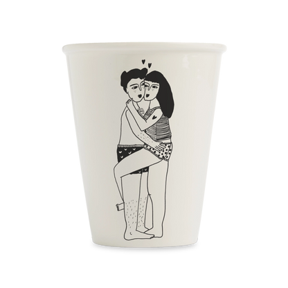 helen b Becher Morning Love aus hochwertigem Porzellan mit romantischer Illustration eines sich umarmenden Liebespaars