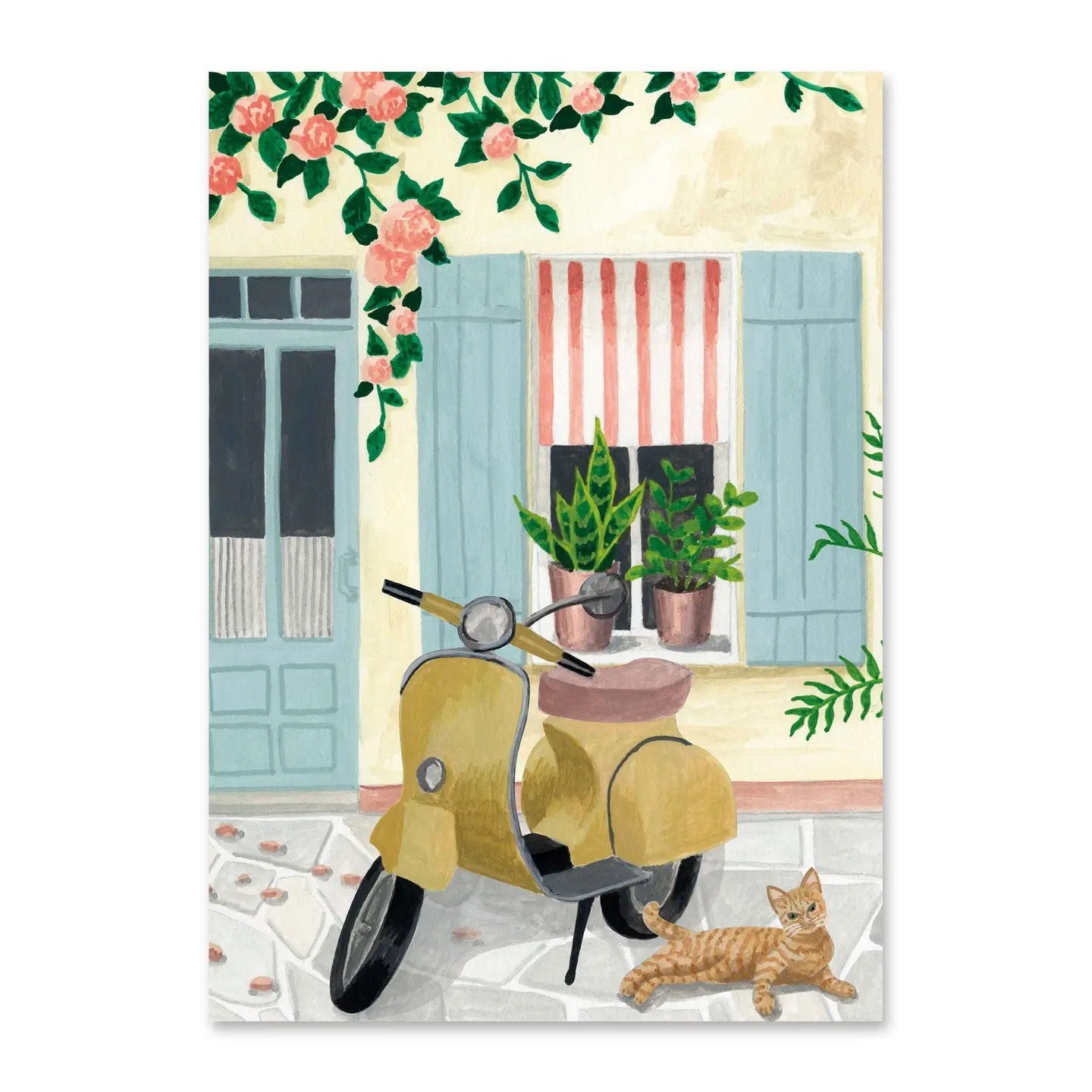 Eine Illustration einer sonnigen Straßenszene. Ein gelber Retro-Roller parkt auf Kopfsteinpflaster vor einer hellgelben Hauswand mit hellblauen Fensterläden. Eine rot getigerte Katze liegt entspannt daneben. Über der Szene ranken rosa Rosen, und auf dem Fenstersims stehen Zimmerpflanzen in Töpfen.