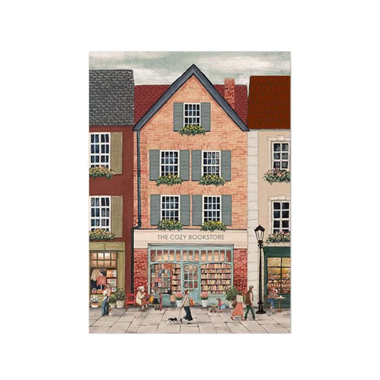 Eine detaillierte Aquarell-Illustration einer gemütlichen Stadtstraße. Im Zentrum steht ein dreistöckiges Backsteingebäude mit der Aufschrift „THE COZY BOOKSTORE“ über dem Schaufenster. Die Fenster sind mit grünen Fensterläden und Blumenkästen geschmückt. Auf dem Gehweg davor herrscht belebtes Treiben: Menschen spazieren mit Hunden, sitzen auf einer Bank oder unterhalten sich vor den benachbarten Läden.