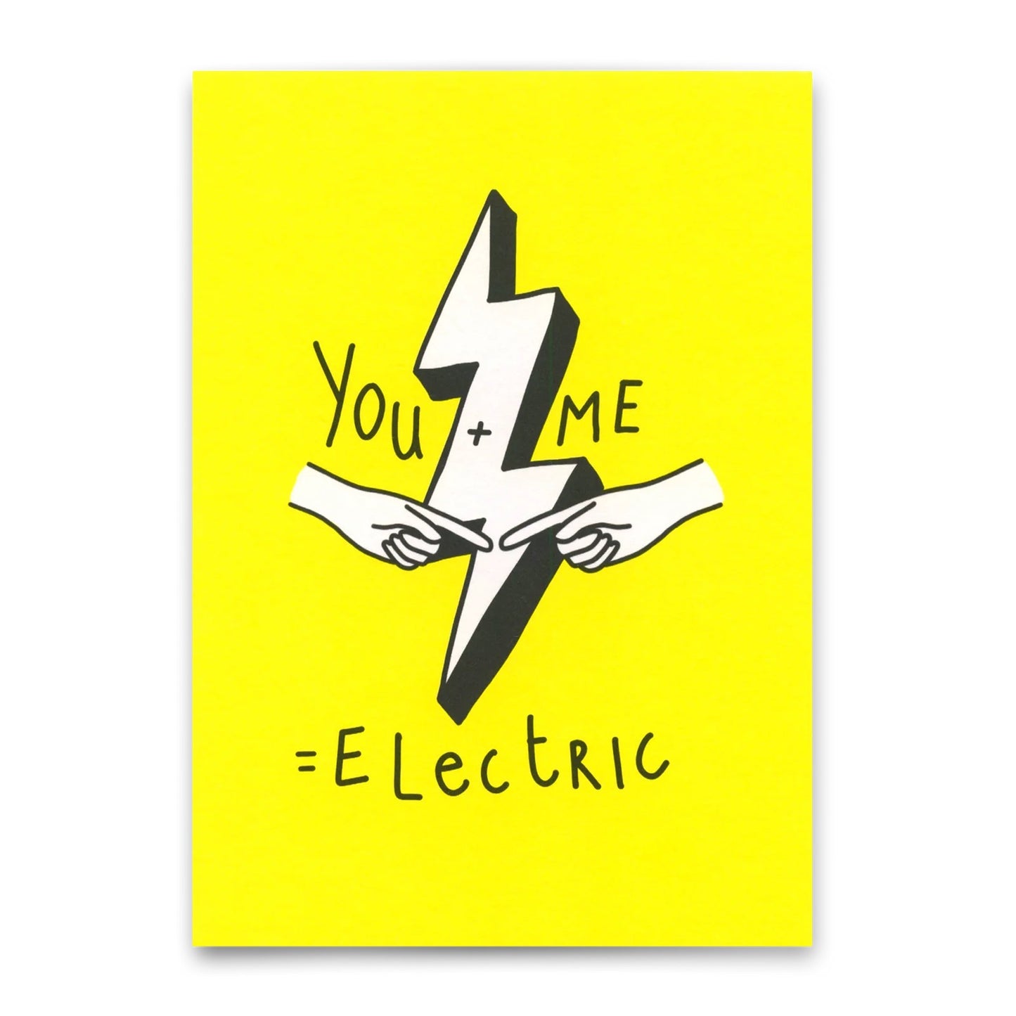 Blitzsymbol zwischen zwei Händen, Text 'You + Me = Electric' auf gelbem Hintergrund