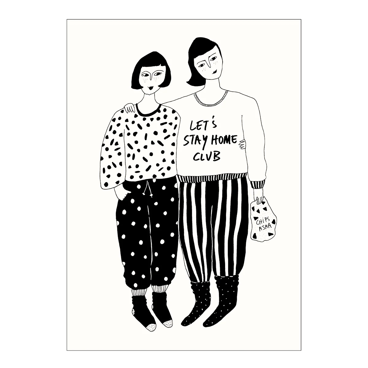 Schwarz-Weiß-Zeichnung von zwei Personen in gemütlicher Kleidung, die sich amikal umarmen. Die rechte Person trägt einen Pullover mit der Aufschrift „LET'S STAY HOME CLUB“ und hält eine Tüte Chips in der Hand.