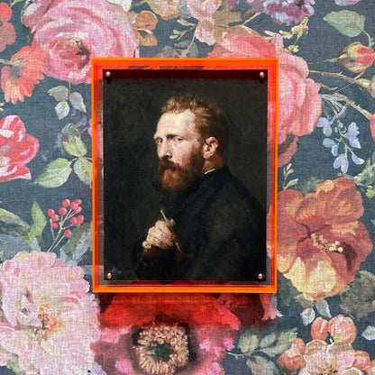 A4 Kunstdruck von Vincent van Gogh in modernem neon-orangenen Acrylglasrahmen auf floristischer Tapete