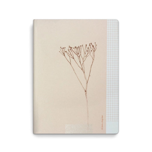 Frontansicht des Tinne Mia Notizhefts in Puder-Beige mit minimalistischer Pflanzenzeichnung, Karo-Akzent am Rand und silbernem Foliendetail.