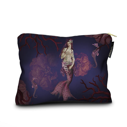 Kosmetiktasche mit surrealem Kunstmotiv einer Meerjungfrau mit Pflanzen und Meeresmotiven auf dunklem Hintergrund, ähnelt dem Werk `die Geburt der Venus`