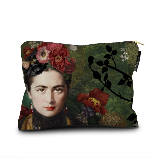 Kosmetiktasche mit Abbild einer Frau, Blumenmuster und schwarzem Zweig auf grünem Hintergrund