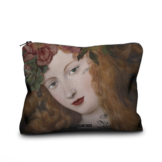 Kosmetiktasche mit Reißverschluss, bedruckt mit einer Illustration einer Frau mit langen, lockigen Haaren, Blumenkranz und Sternenhimmel im Hintergrund