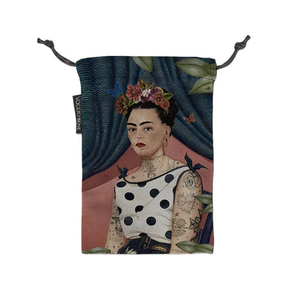 Exklusiver Samtbeutel VOGLIO BENE mit tätowierter Frida Kahlo, Blumenkrone und dem Zitat "Je suis ma propre muse".