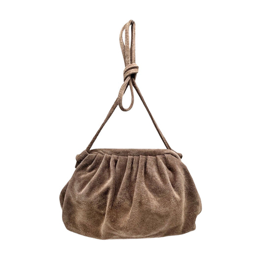 Elegante, graue Beuteltasche aus Samt-Wildleder mit geraffter Frontpartie und seitlichem Knoten-Detail.