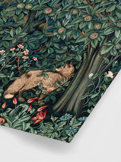 Detailaufnahme des William Morris Kunstdrucks zeigt die gewebte Textur-Optik des Fuchses und die feine Blattstruktur.